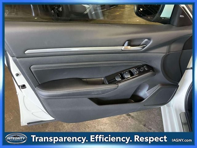 Used 2023 Nissan Altima 2.5 SL AWD/4WD image 16