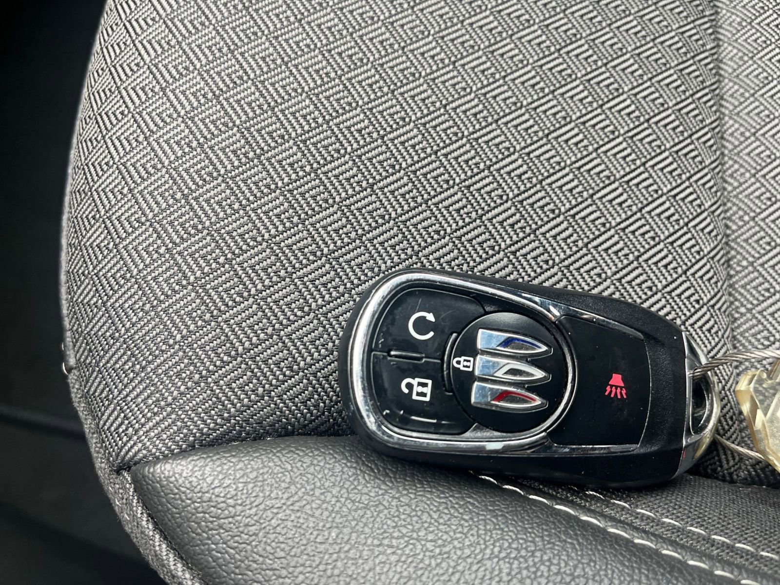 Used 2025 Buick Encore GX Preferred FWD image 23