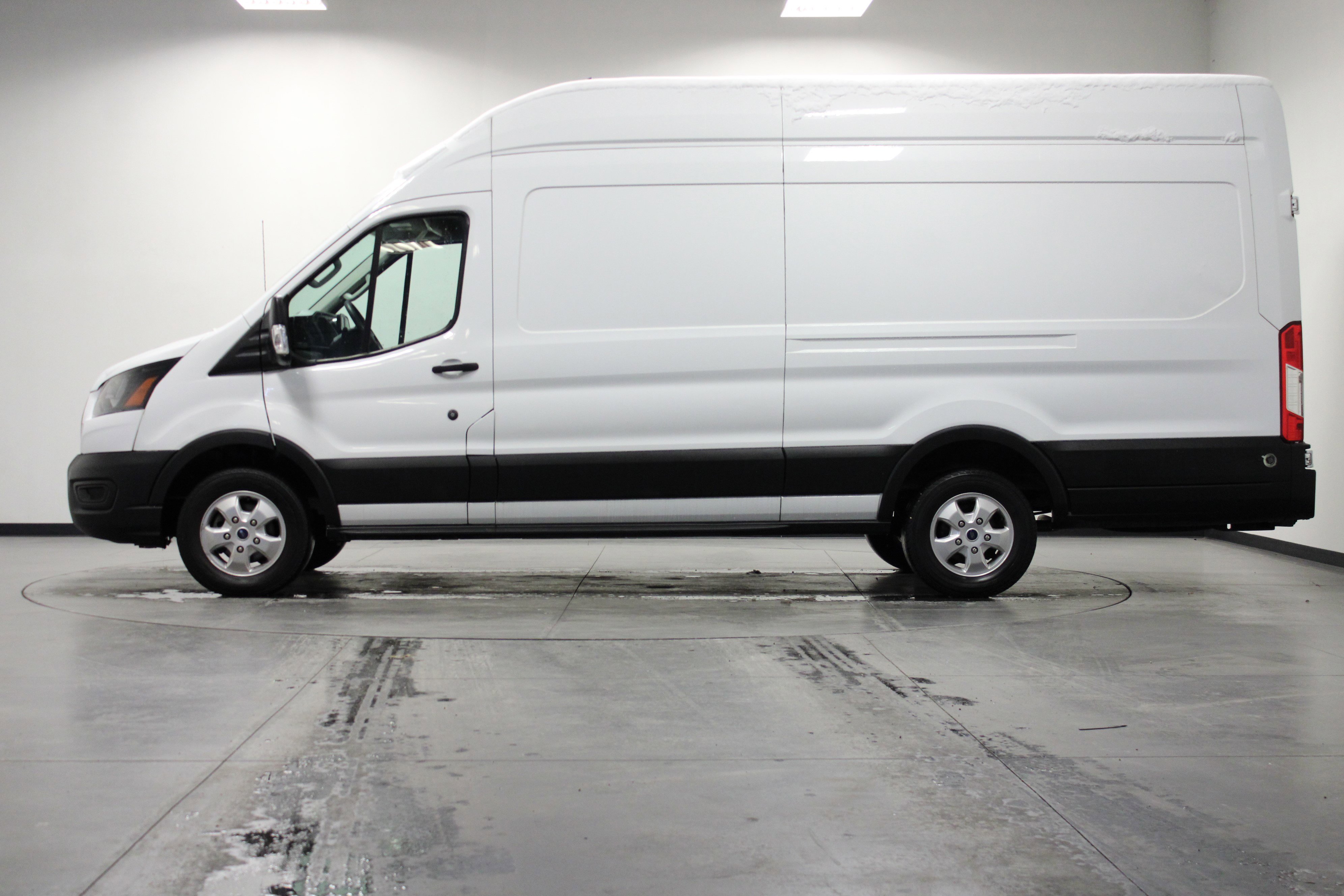 Used 2020 Ford Transit 250 148 High Roof Extended image 6