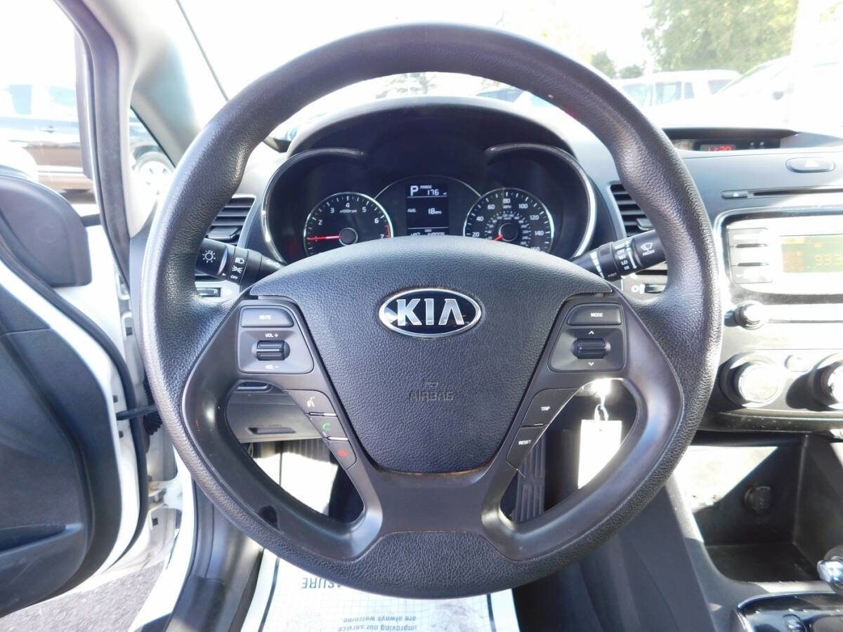 Used 2017 Kia Forte LX FWD image 8