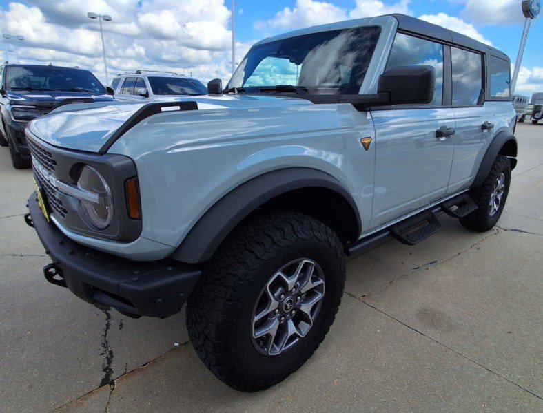 Used 2024 Ford Bronco Badlands AWD/4WD image 4