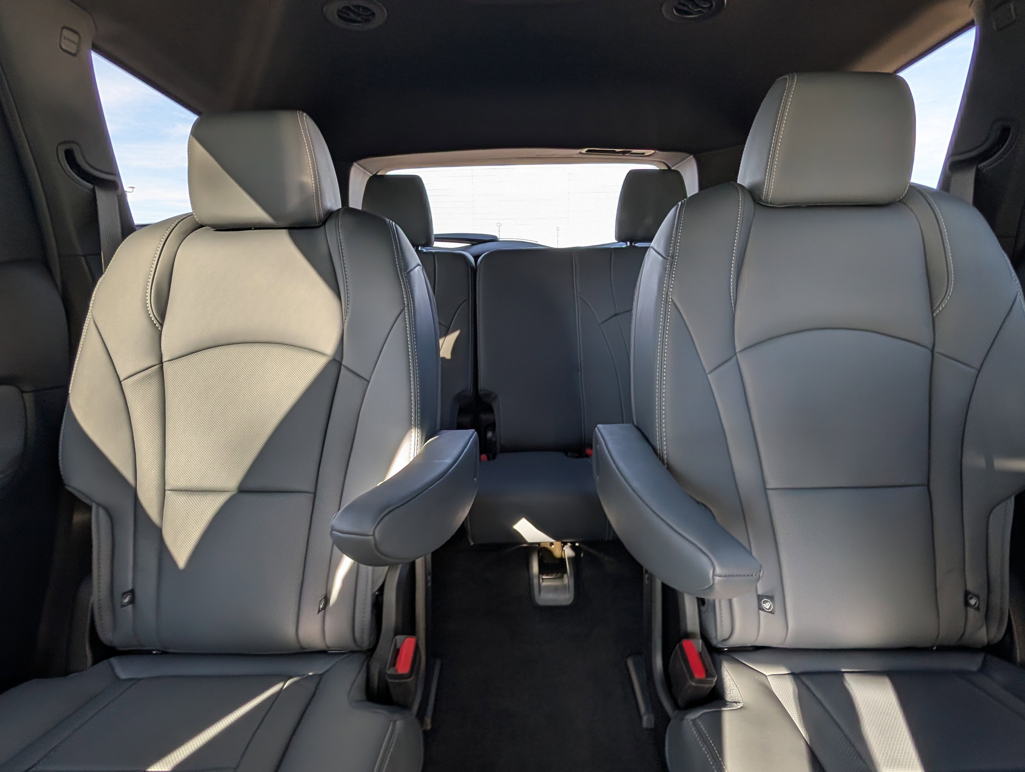 Used 2024 Buick Enclave Essence w/ Sport Touring Edition image 31