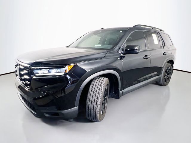 Used 2025 Honda Pilot Black Edition image 4
