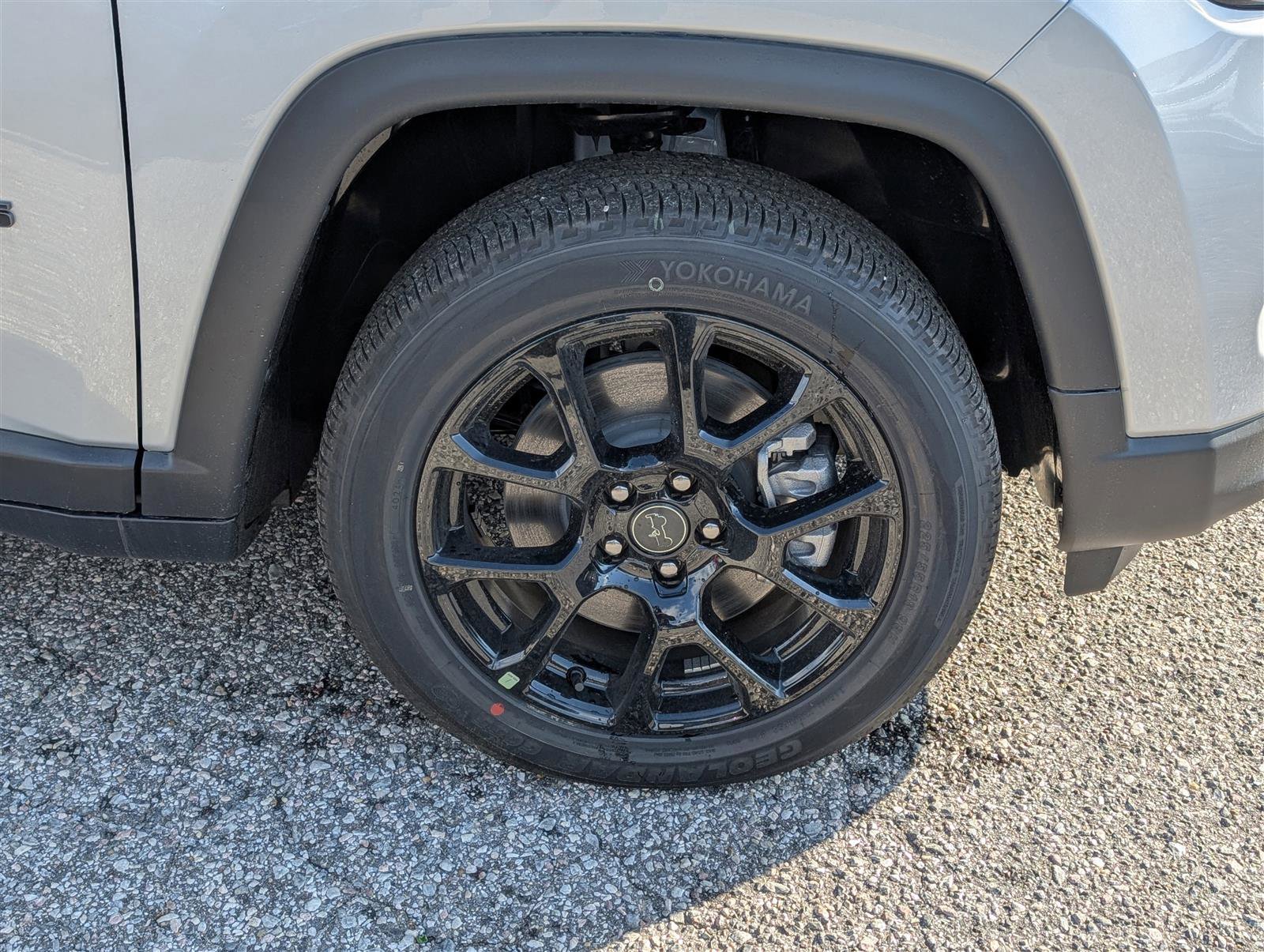 New 2025 Jeep Compass Latitude w/ Sun & Sound Group AWD/4WD image 5