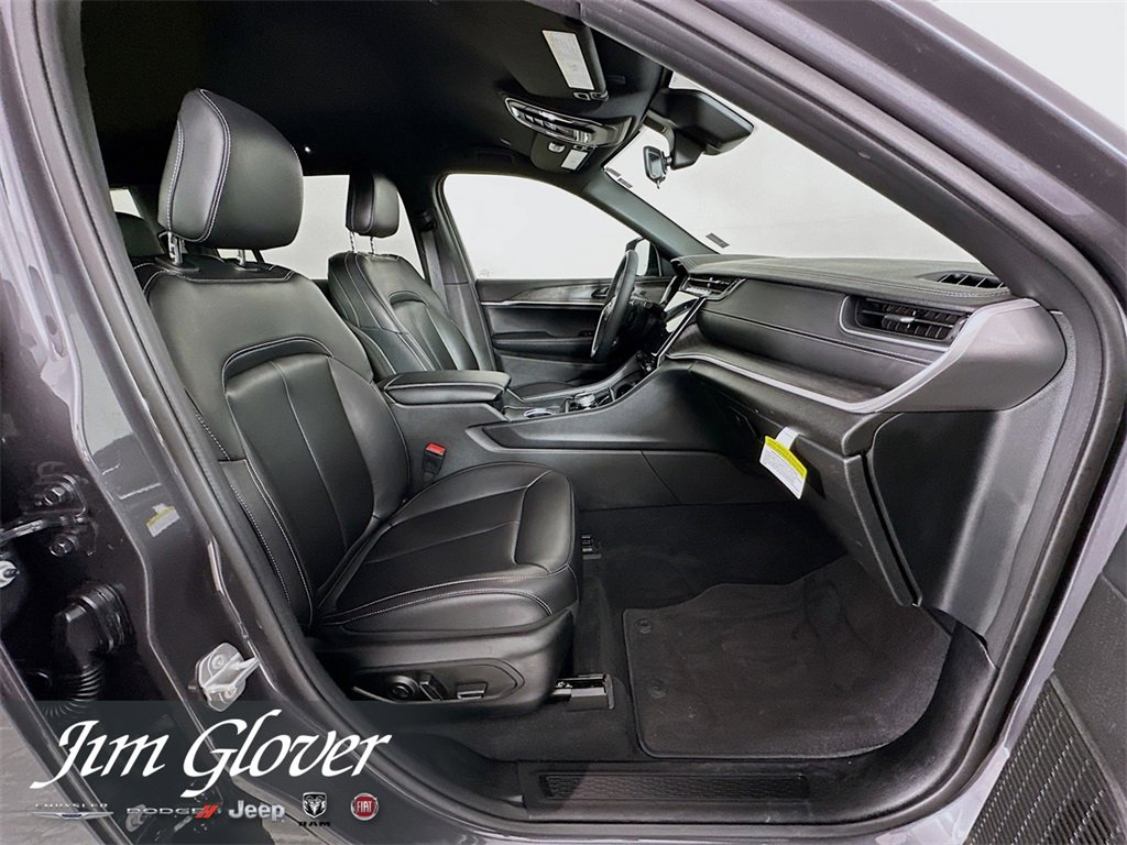 Used 2025 Jeep Grand Cherokee L Limited image 16