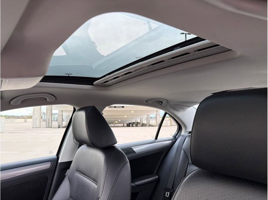 Used 2013 Volkswagen Jetta TDI image 23