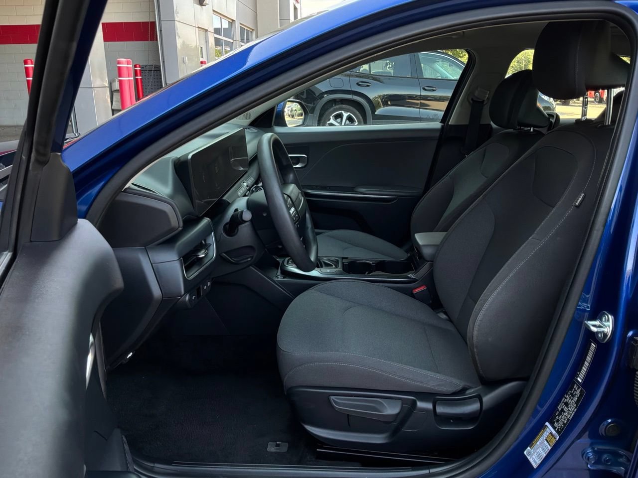 Used 2025 Kia K4 FWD image 10