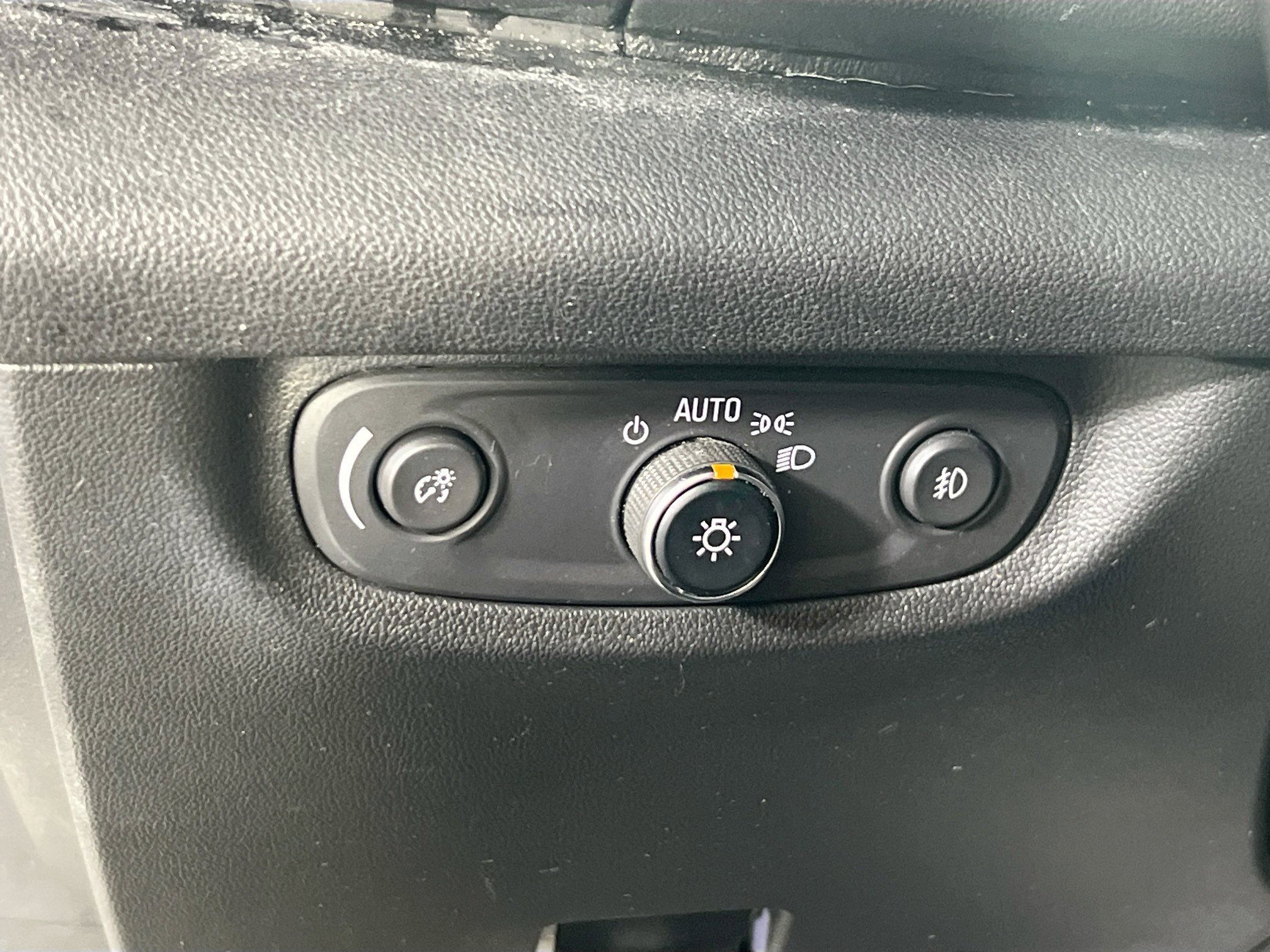 Used 2018 Buick Regal Essence w/ Driver Confidence Package #1 image 10