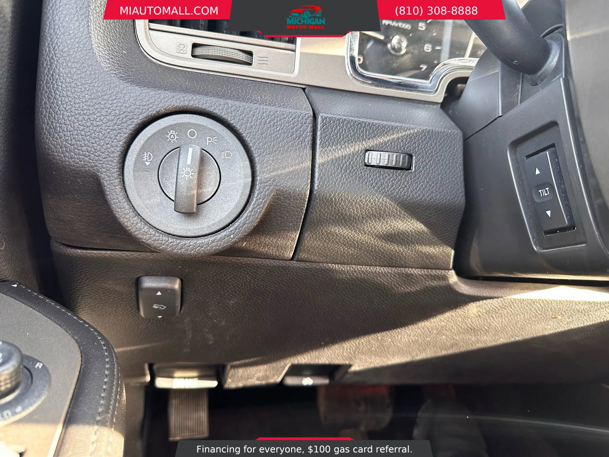 Used 2014 Lincoln Navigator Sport Utility 4D image 12