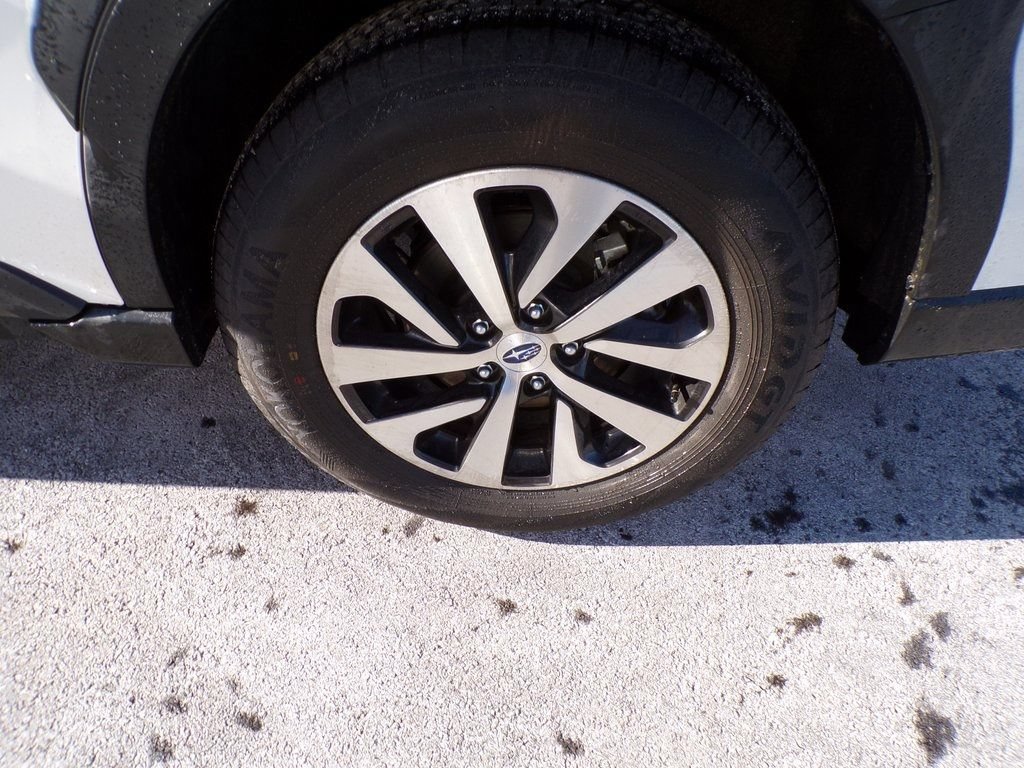 Certified 2025 Subaru Outback Premium AWD/4WD image 5