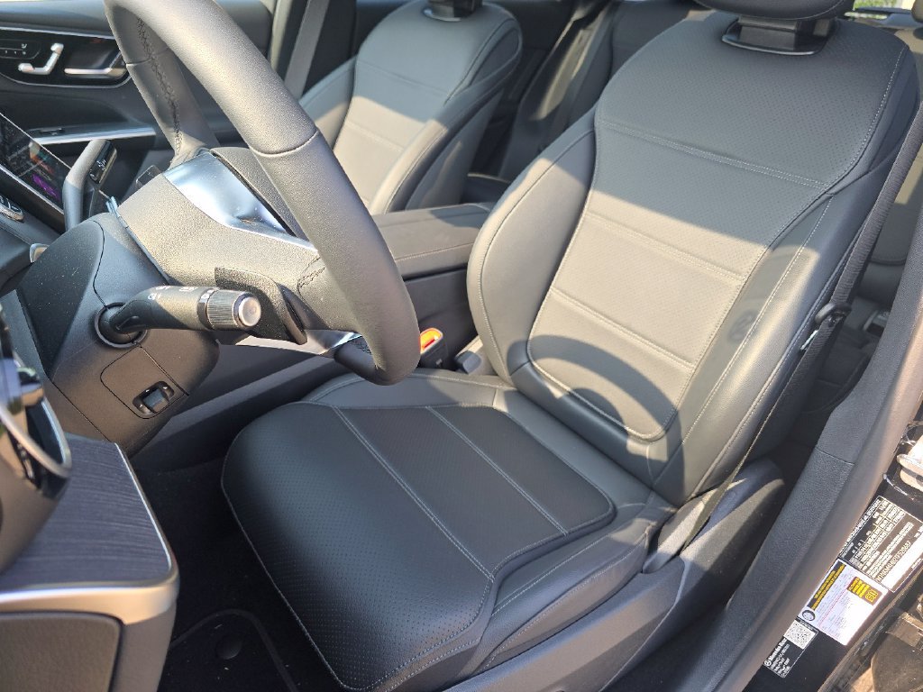 Used 2026 Mercedes-Benz GLC 300 4MATIC image 25