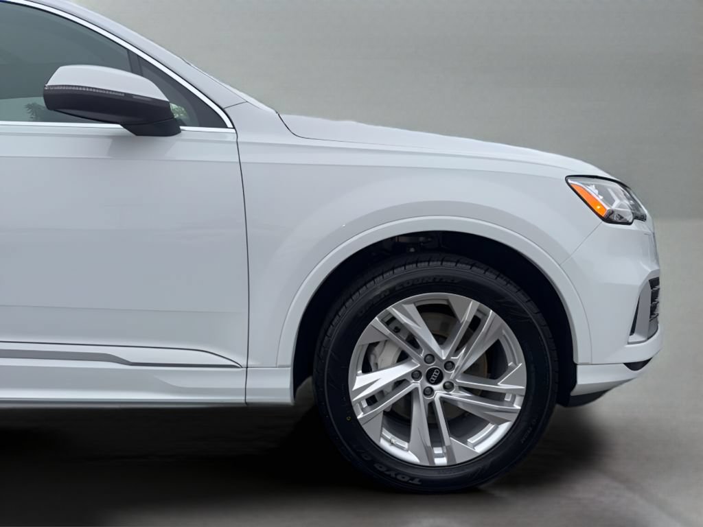 Used 2023 Audi Q7 2.0T Premium w/ Towing Package AWD/4WD image 23