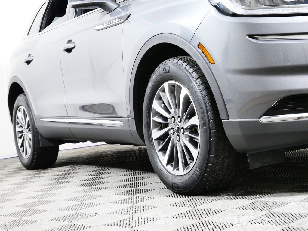 Certified 2023 Lincoln Nautilus Reserve AWD/4WD image 2