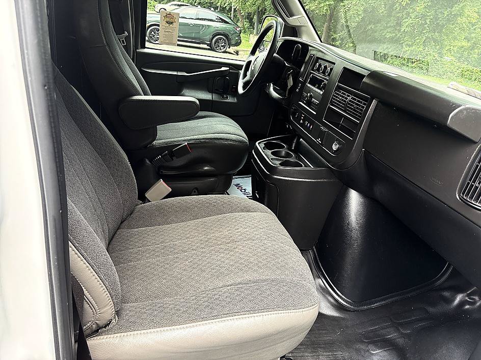 Used 2023 GMC Savana 2500 w/ Driver Convenience Package RWD image 15