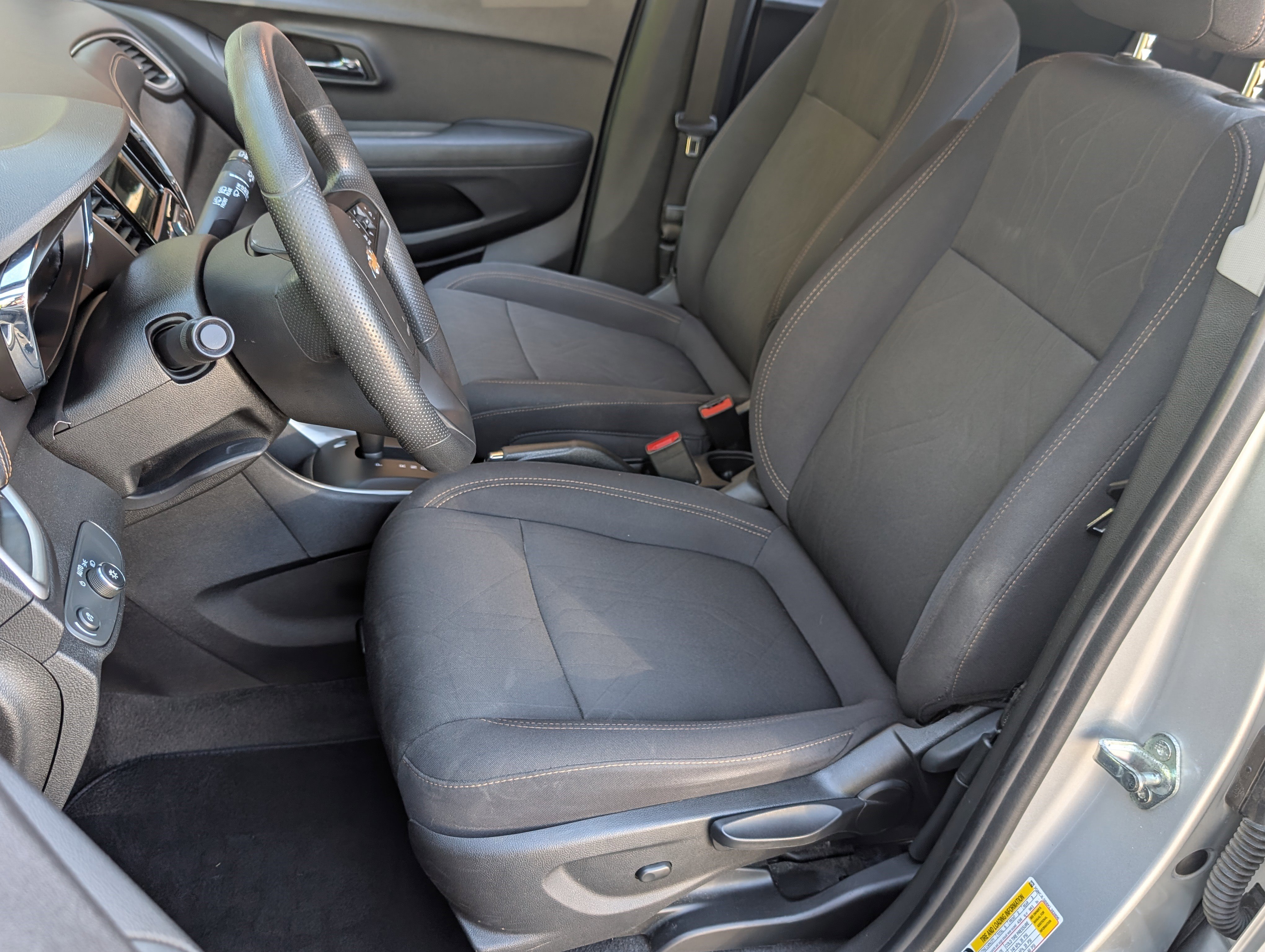 Used 2019 Chevrolet Trax LT FWD image 16