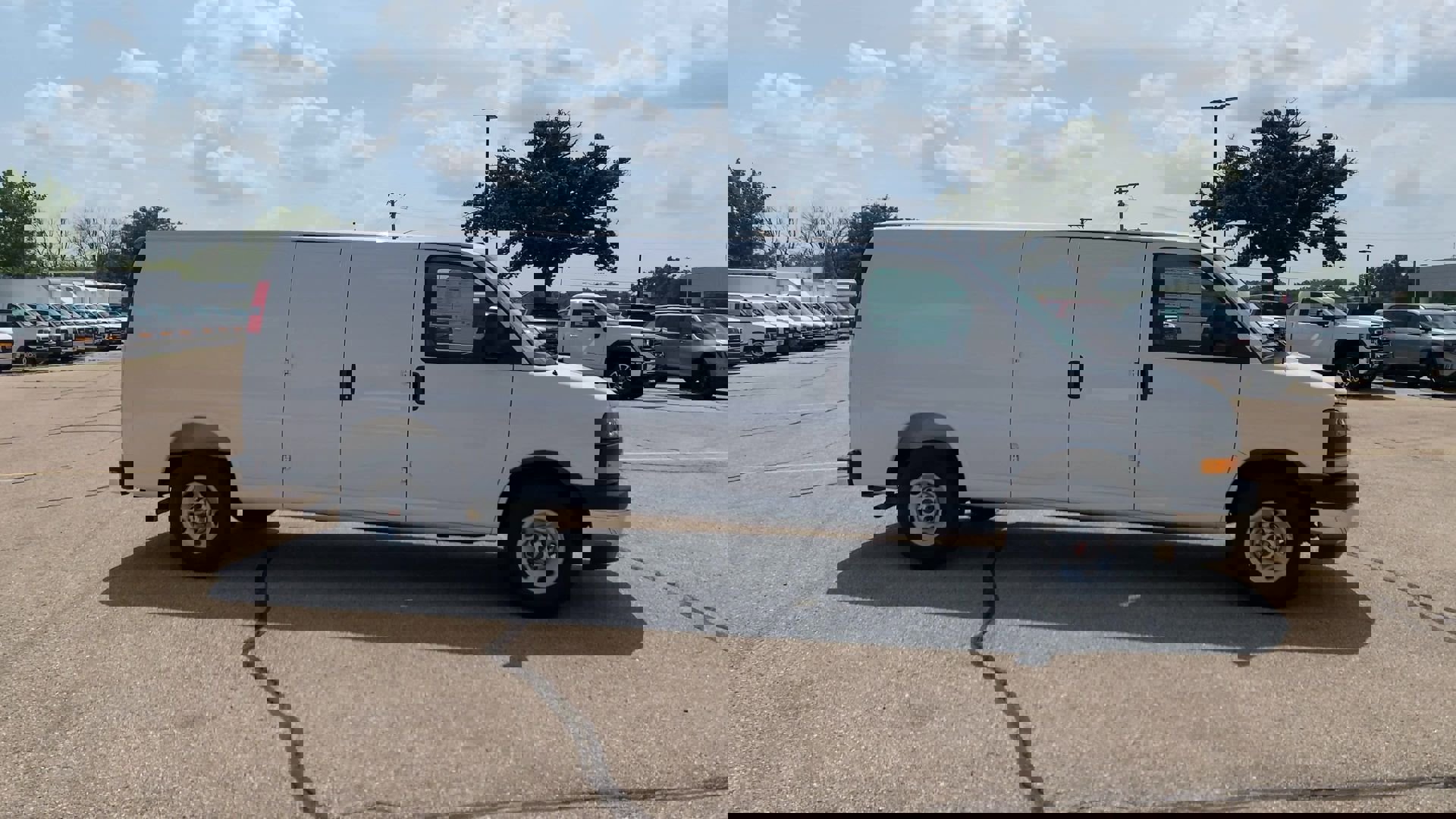 New 2025 GMC Savana 2500 Extended w/ Driver Convenience Package RWD image 26