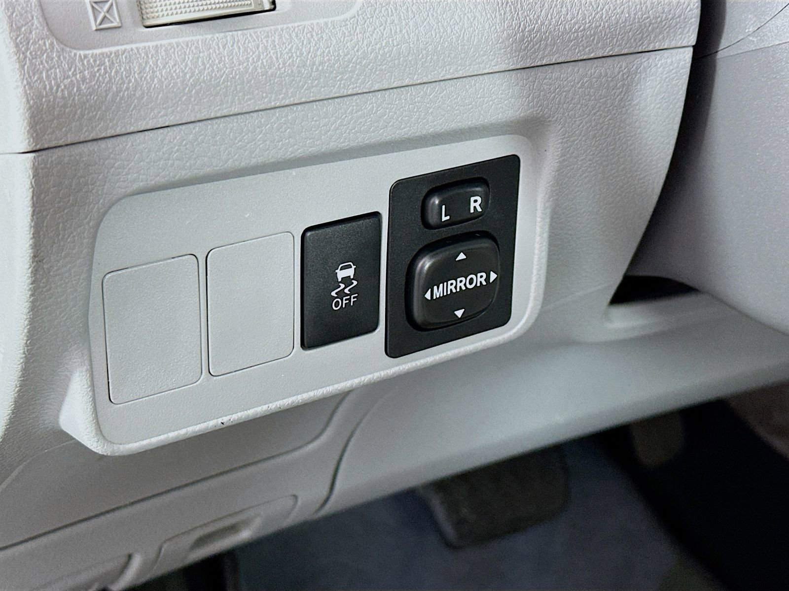 Used 2010 Toyota Corolla LE image 11