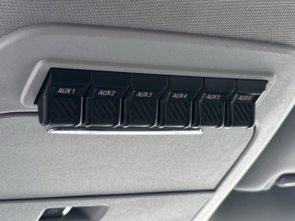 New 2025 Ford F350 Lariat w/ Lariat Ultimate Package image 39