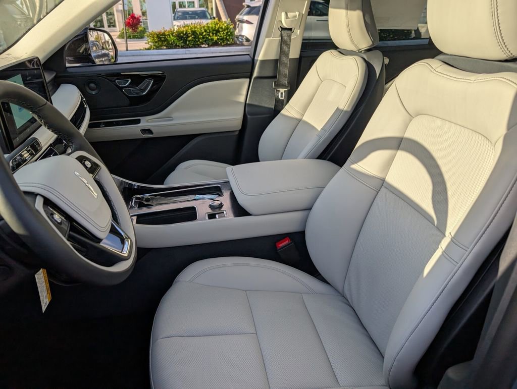 New 2026 Lincoln Aviator 2WD image 11