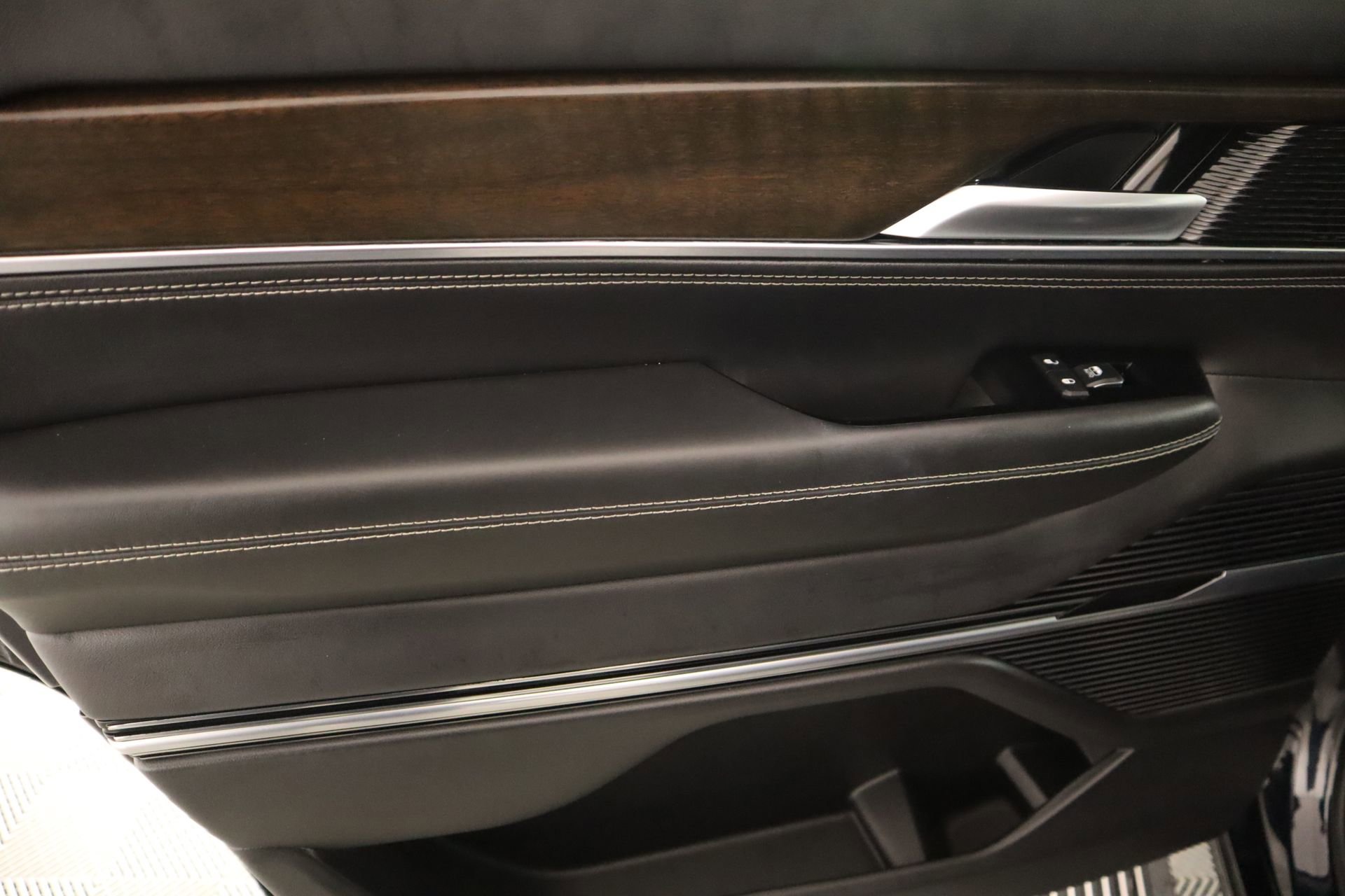 Used 2022 Jeep Grand Wagoneer Series II image 19