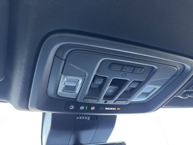 Used 2025 Chevrolet Silverado 2500 ZR2 w/ Technology Package image 44