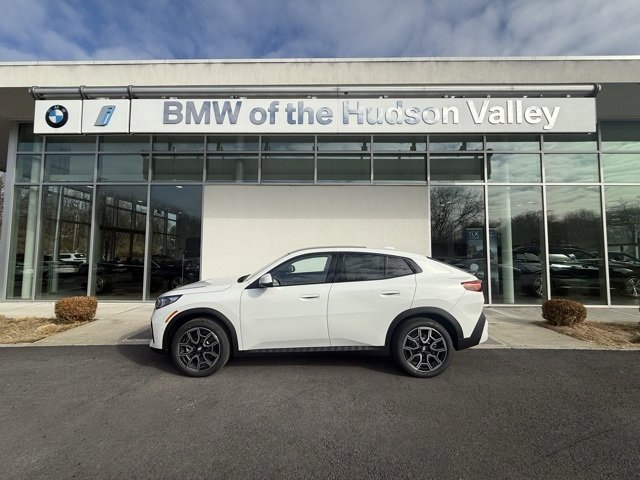 New 2025 BMW X2 xDrive28i w/ Technology Package image 4