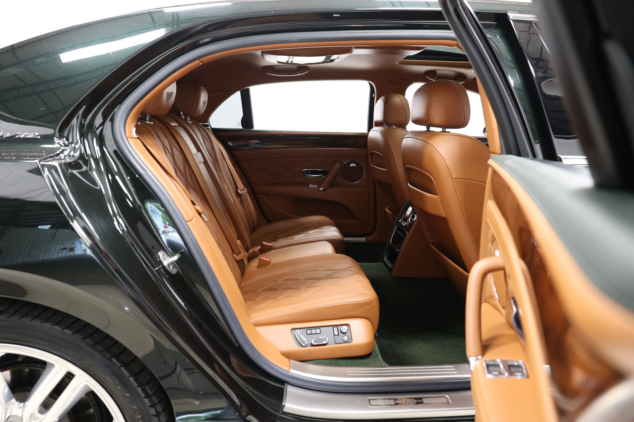 Used 2016 Bentley Flying Spur W12 AWD/4WD image 70
