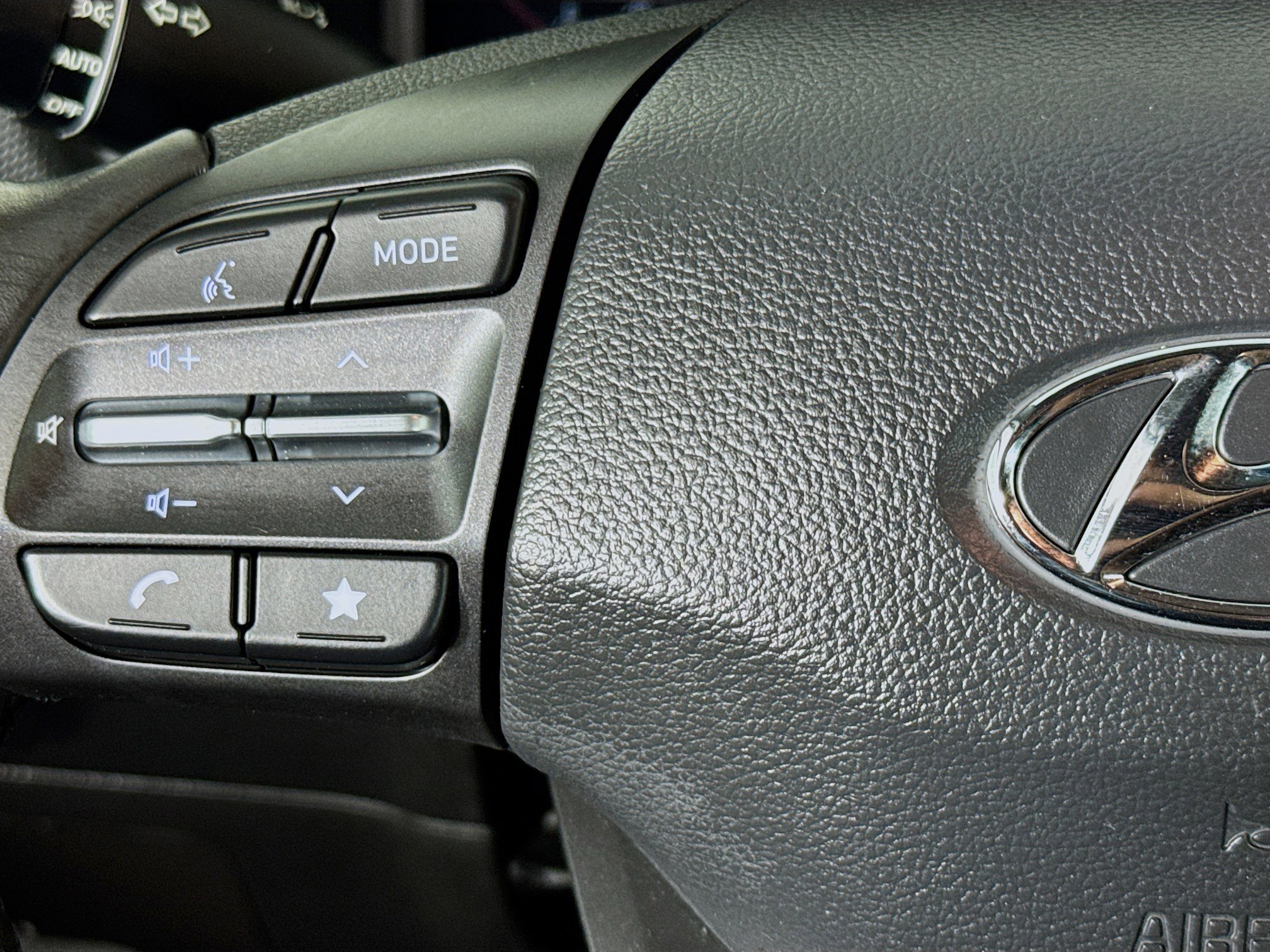 Used 2022 Hyundai Kona Limited image 13