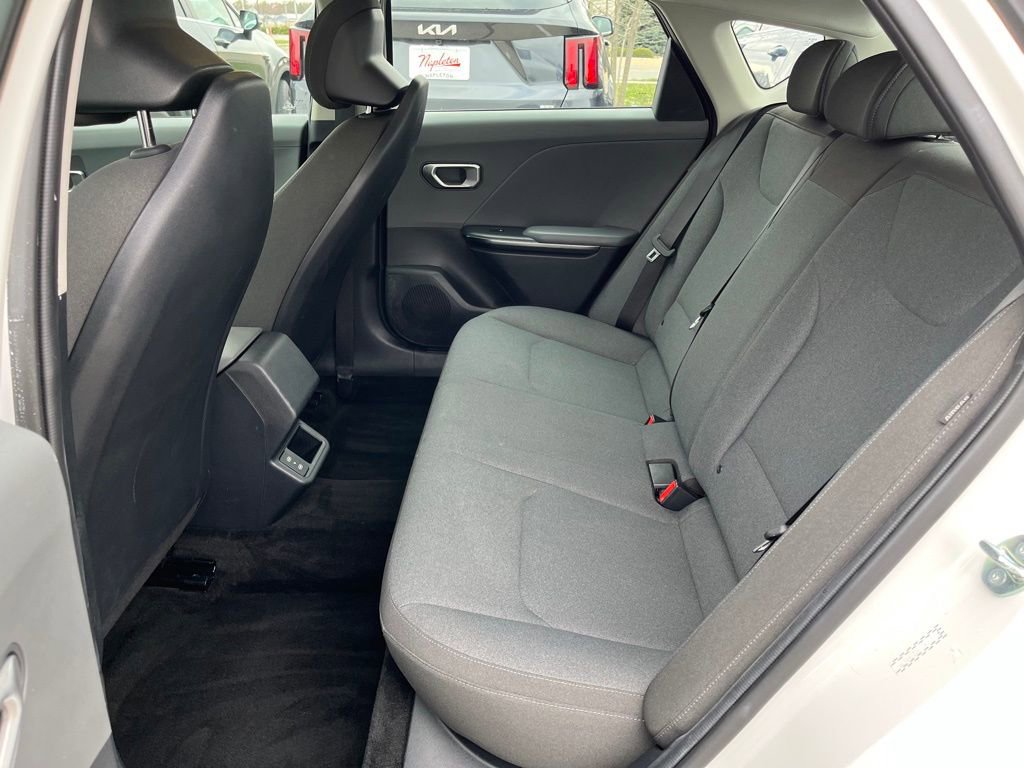 Used 2025 Kia K4 LXS image 25