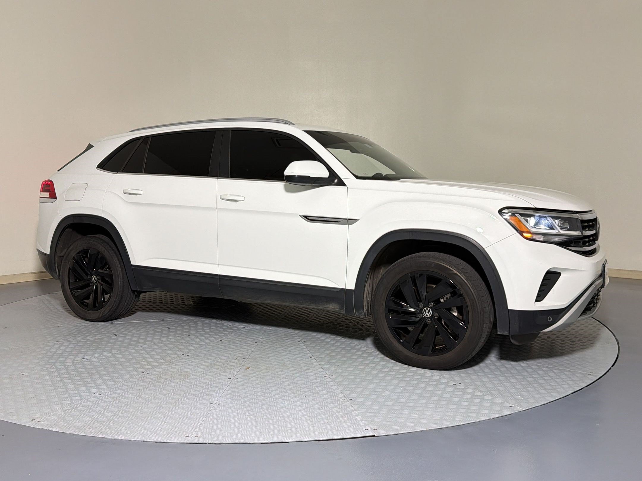 Used 2022 Volkswagen Atlas Cross Sport SE w/ Panoramic Sunroof Package AWD/4WD image 6