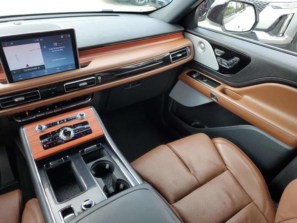 Used 2024 Lincoln Aviator Reserve w/ Equipment Group 201A image 17