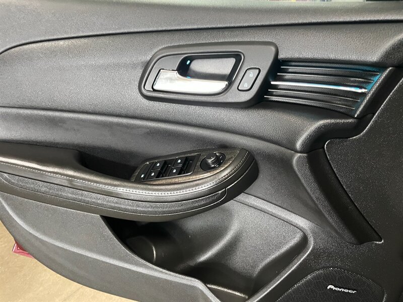 Used 2015 Chevrolet Malibu LTZ FWD image 21