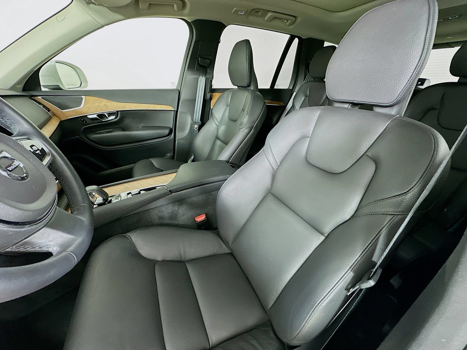 Used 2025 Volvo XC90 B6 Plus w/ Protection Package Premier AWD/4WD image 31