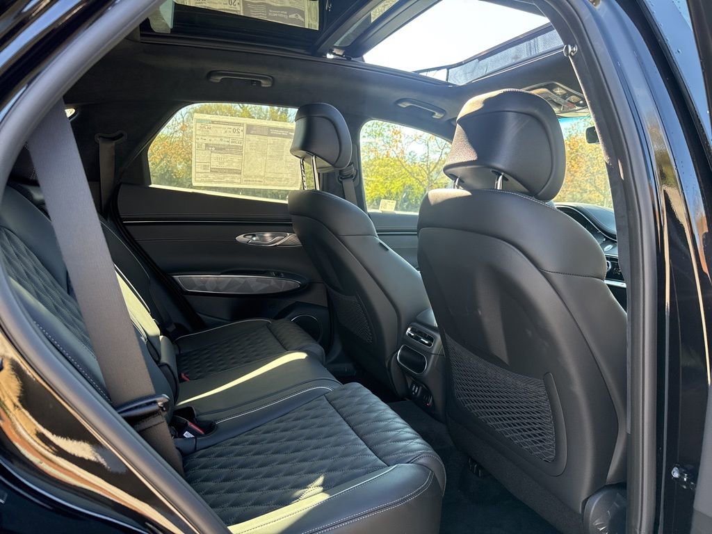 Certified 2024 Genesis GV70 3.5T Sport w/ Sport Advanced Package image 34