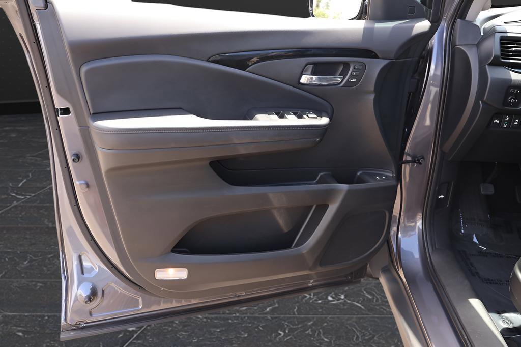 Used 2021 Honda Pilot Touring image 12