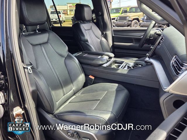 Used 2024 Jeep Wagoneer Series II w/ Flexible Seating Group image 18