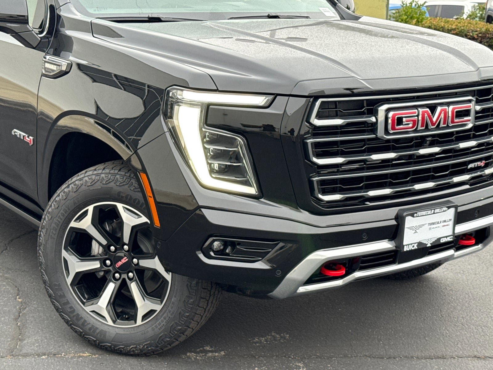 New 2026 GMC Yukon AT4 AWD/4WD image 3