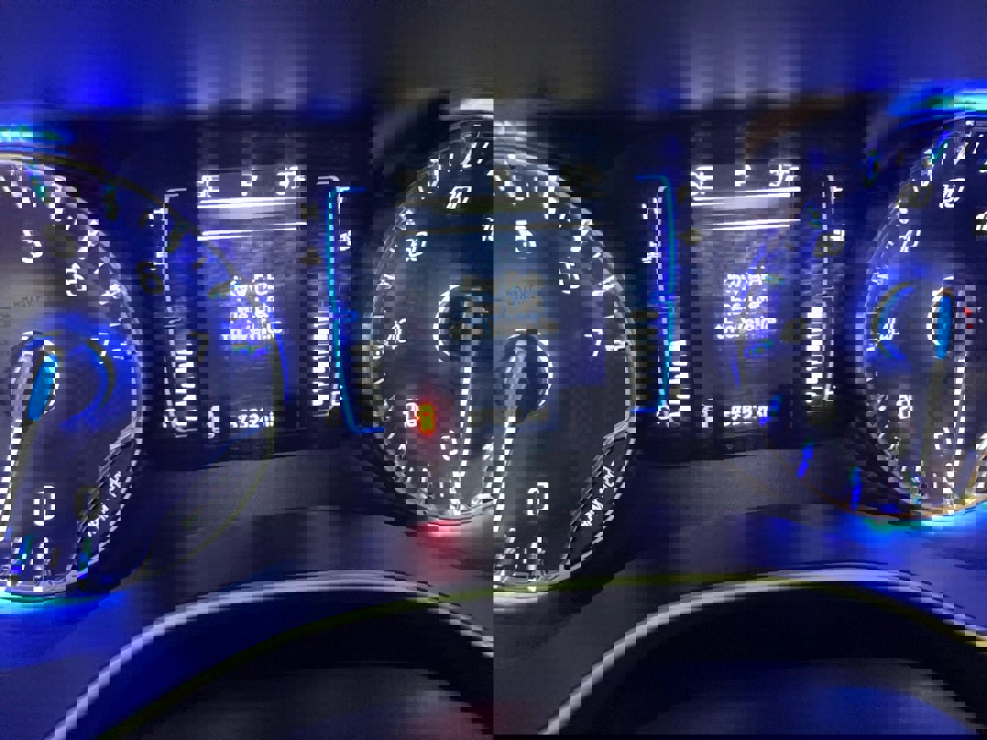 Used 2022 Chrysler Voyager LX image 8