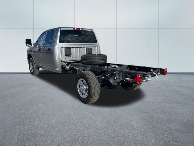 Used 2023 RAM 3500 Tradesman w/ Chrome Appearance Group AWD/4WD image 6
