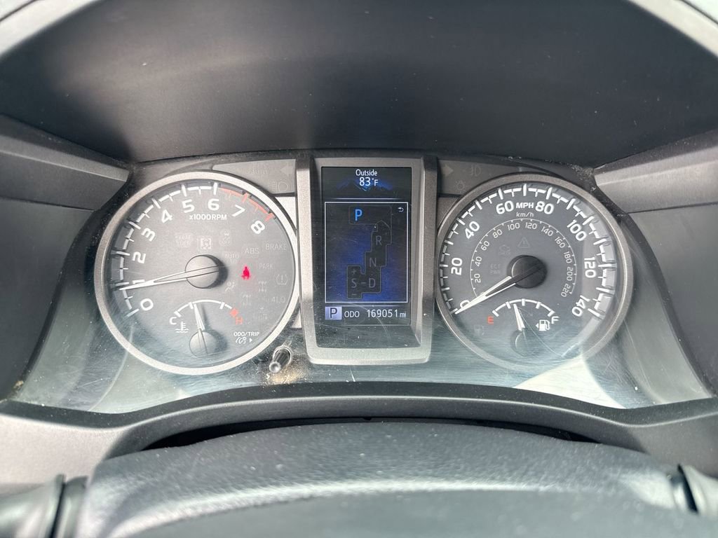 Used 2018 Toyota Tacoma TRD Off-Road AWD/4WD image 15