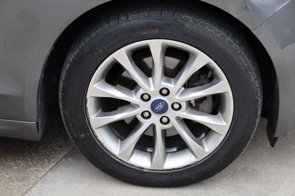 Used 2017 Ford Fusion SE w/ Fusion SE Technology Package image 33