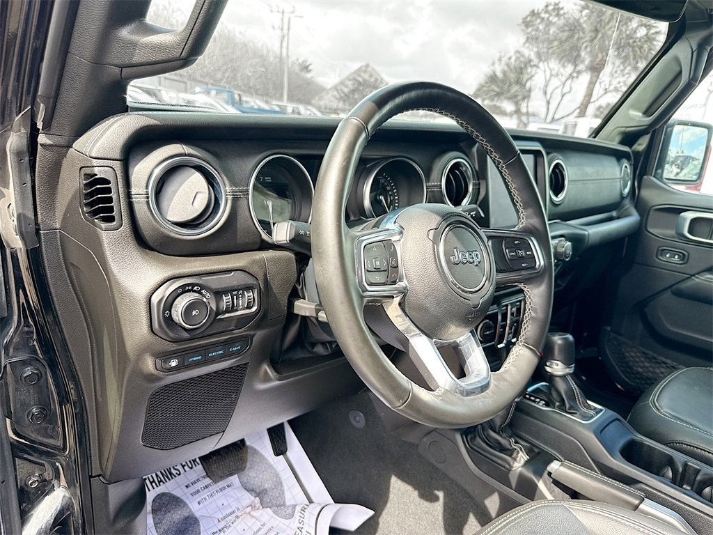 Used 2022 Jeep Wrangler Unlimited Sahara w/ Cold Weather Group image 10