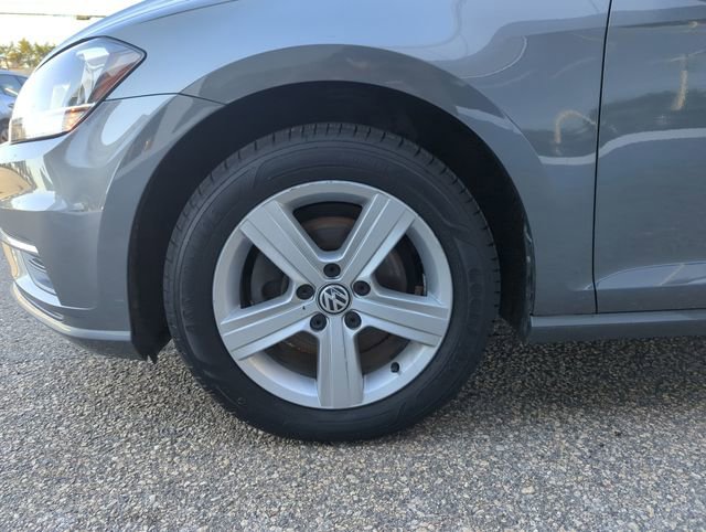 Used 2018 Volkswagen Golf SE image 33