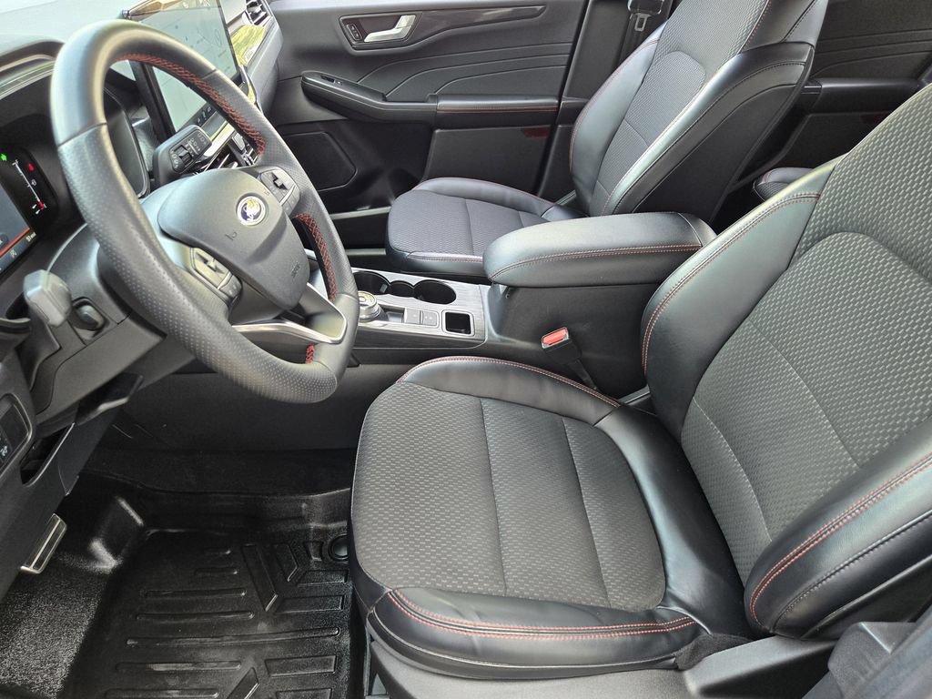 Used 2023 Ford Escape ST-Line w/ Tech Pack #1 FWD image 9