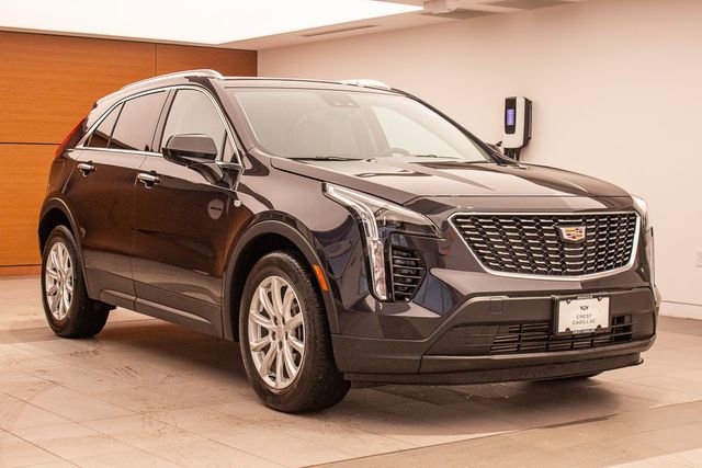 Used 2023 Cadillac XT4 Luxury w/ Cold Weather Package image 5