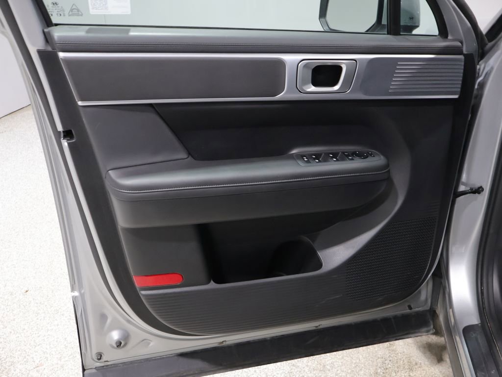 Used 2025 Hyundai Santa Fe SEL image 13