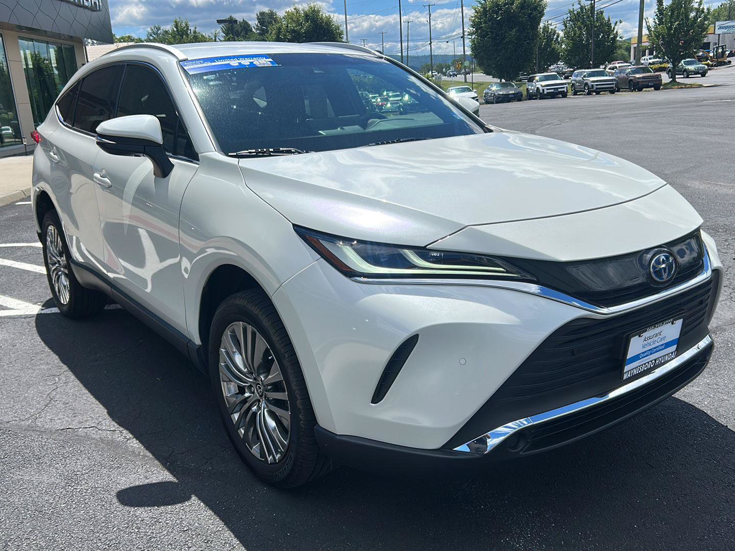 Used 2022 Toyota Venza XLE AWD/4WD image 12