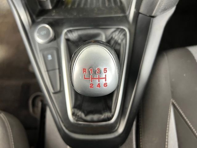 Used 2017 Ford Focus ST image 25