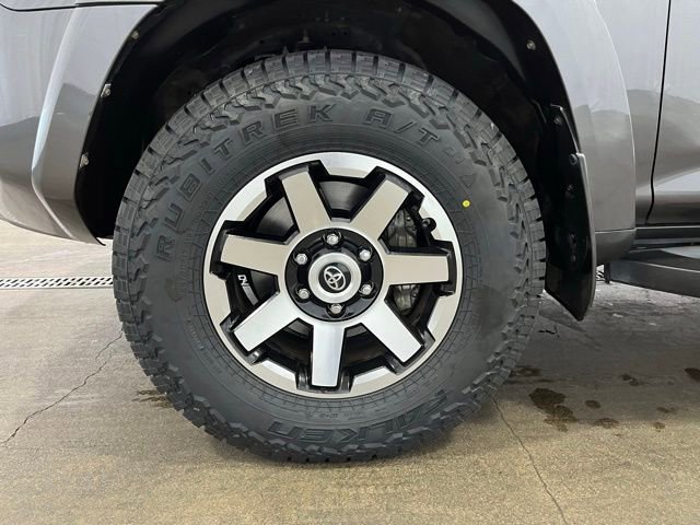 Certified 2018 Toyota 4Runner TRD Off-Road Premium image 25