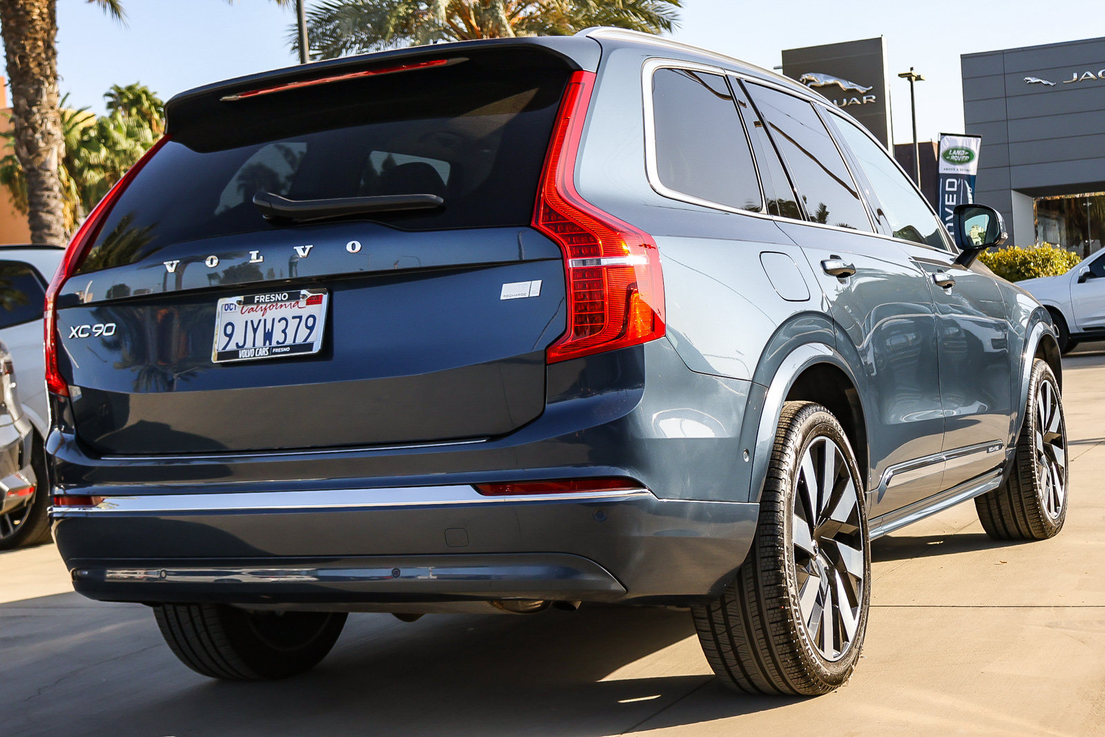 Used 2023 Volvo XC90 T8 Plus w/ Protection Package Premier AWD/4WD image 3